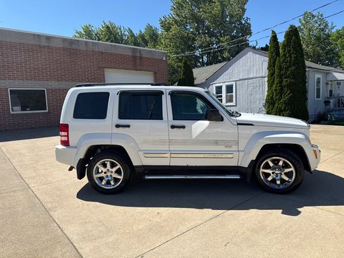 Used 2012 Jeep Liberty Sport AWD/4WD image 4