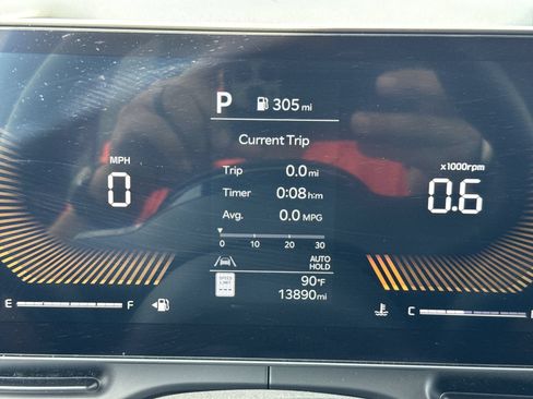 Used 2026 Kia Carnival FWD image 10