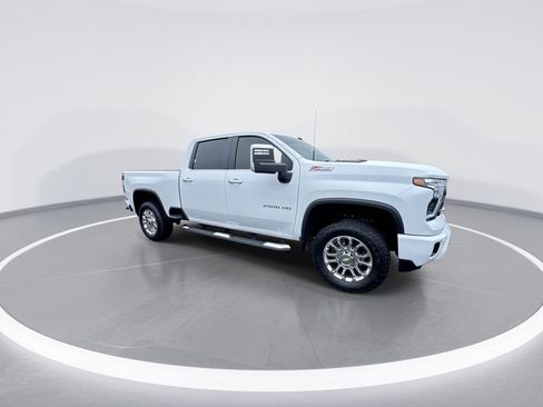Used 2025 Chevrolet Silverado 2500 LT w/ Z71 Chrome Sport Edition image 2