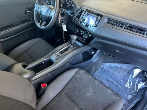 Used 2019 Honda HR-V LX image 16