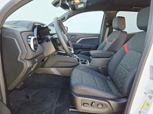 Used 2026 Chevrolet Colorado Z71 image 8