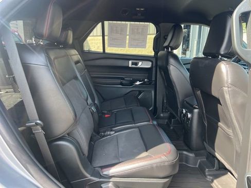 Certified 2024 Ford Explorer ST-Line w/ Class IV Trailer Tow Package AWD/4WD image 14