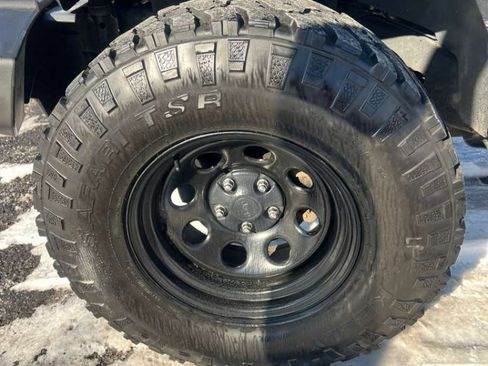 Used 2017 Jeep Wrangler Unlimited Sport w/ Connectivity Group image 13