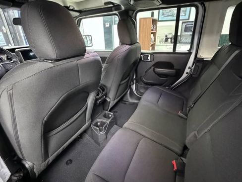Used 2022 Jeep Wrangler Unlimited Sport AWD/4WD image 13
