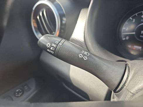 Used 2022 Nissan Kicks SV FWD image 29