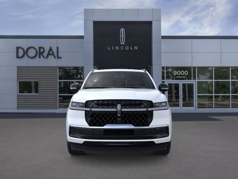 New 2025 Lincoln Navigator Reserve w/ Jet Appearance Package AWD/4WD image 6