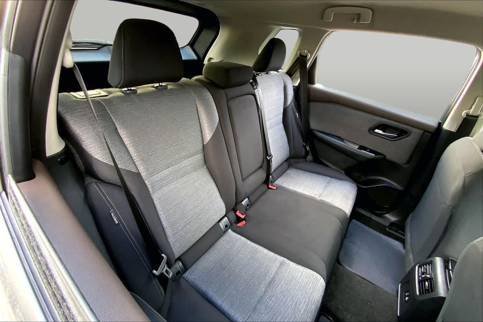Used 2023 Nissan Rogue SV FWD image 19