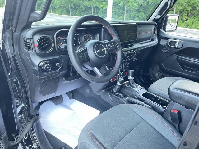 Used 2024 Jeep Wrangler Unlimited Rubicon AWD/4WD image 10