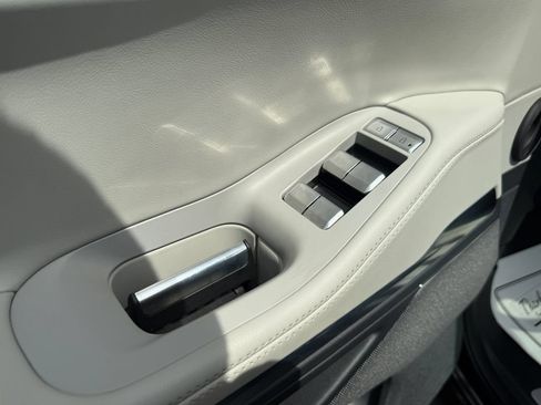 Used 2025 Lincoln Navigator Reserve AWD/4WD image 18