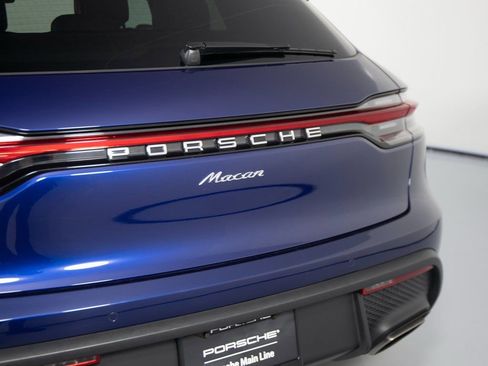 Used 2025 Porsche Macan image 37