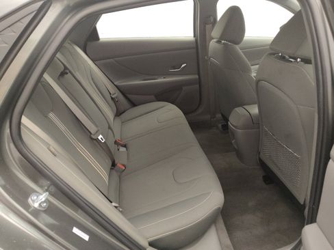 Used 2025 Hyundai Elantra SEL FWD image 19