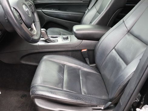 Used 2021 Jeep Grand Cherokee Limited w/ Luxury Group II image 40