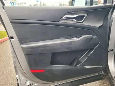Used 2023 Kia Sportage LX image 18