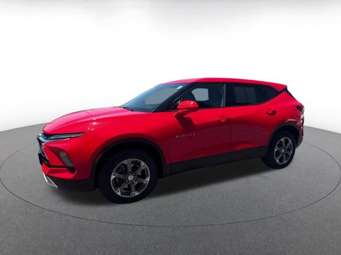 Used 2025 Chevrolet Blazer LT FWD image 8