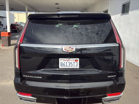 Used 2023 Cadillac Escalade ESV Luxury image 6