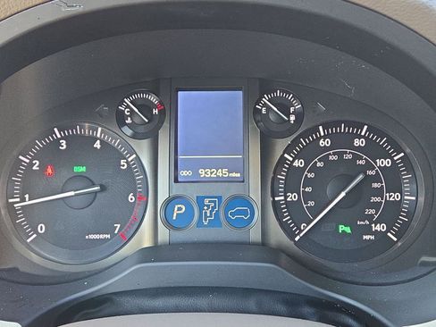 Used 2018 Lexus GX 460 image 25