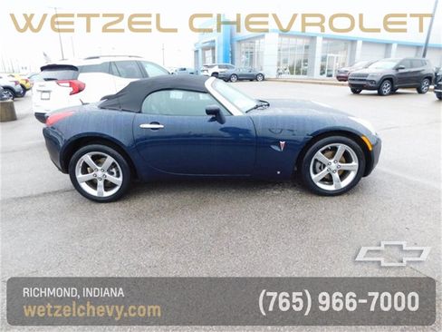 Used 2008 Pontiac Solstice GXP w/ Premium Package image 2