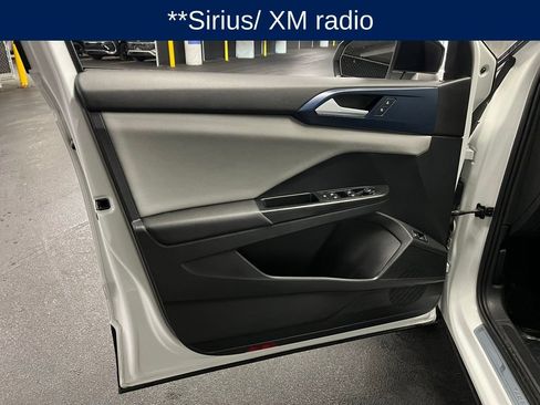 Used 2023 Volkswagen Taos SE image 18