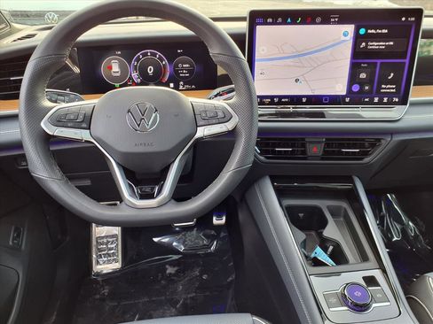 New 2026 Volkswagen Tiguan SEL R-Line image 7