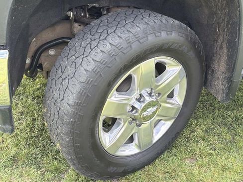 Used 2020 Chevrolet Silverado 2500 LTZ w/ LTZ Convenience Package image 13