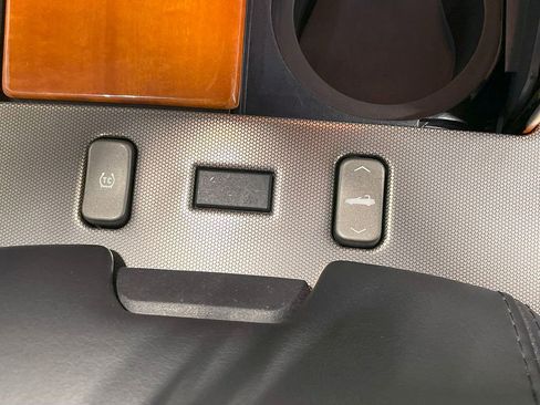 Used 2005 Cadillac XLR image 56