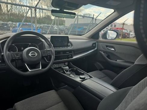 Certified 2023 Nissan Rogue SV image 8