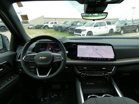 New 2026 Chevrolet Suburban High Country AWD/4WD image 19