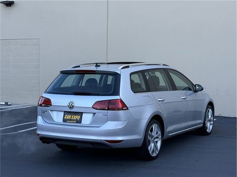 Used 2017 Volkswagen Golf S image 7