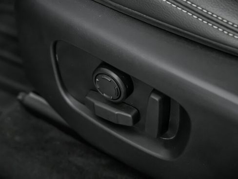 Used 2020 Land Rover Range Rover Velar R-Dynamic S AWD/4WD image 24