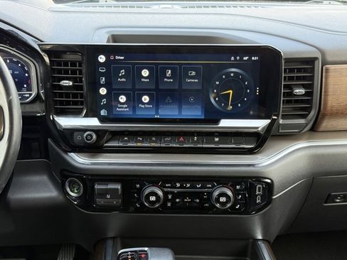 Used 2022 Chevrolet Silverado 1500 High Country w/ Technology Package image 25