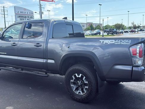 Used 2022 Toyota Tacoma TRD Off-Road w/ Technology Package AWD/4WD image 5