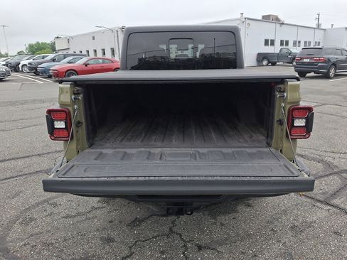 Used 2025 Jeep Gladiator Sport AWD/4WD image 29