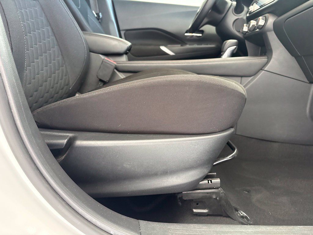 Used 2023 Nissan Kicks SV FWD image 32
