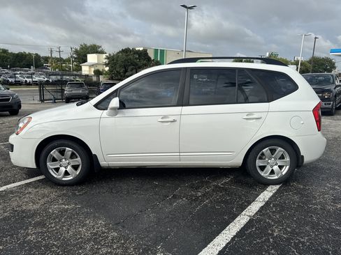 Used 2009 Kia Rondo LX FWD image 11