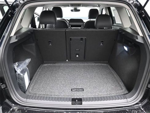 New 2026 Volkswagen Taos SE image 12