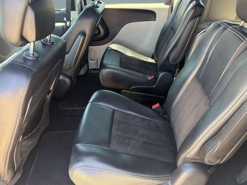 Used 2020 Dodge Grand Caravan SXT FWD image 24