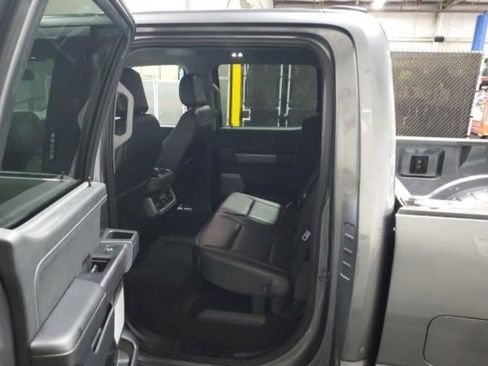 Used 2024 Ford F250 Lariat image 11