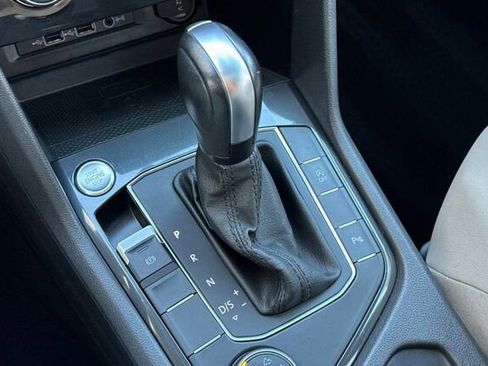 Certified 2020 Volkswagen Tiguan SE R-Line image 21