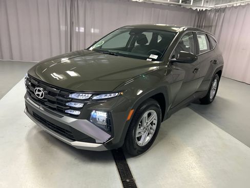 Used 2026 Hyundai Tucson SE FWD image 3