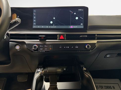 Certified 2025 Kia Sorento S AWD/4WD image 22