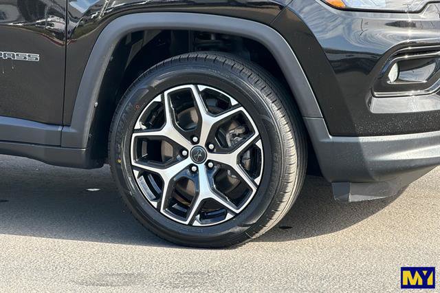 Used 2025 Jeep Compass Limited AWD/4WD image 33