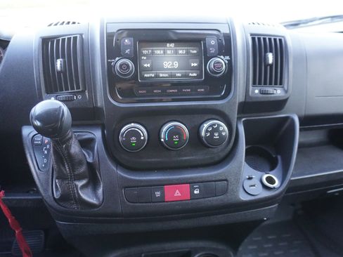 Used 2018 RAM ProMaster 2500 w/ Interior Convenience Group FWD image 18