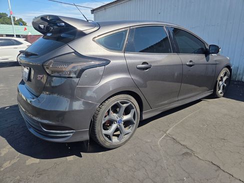 Used 2015 Ford Focus ST w/ Equipment Group 401A FWD image 4