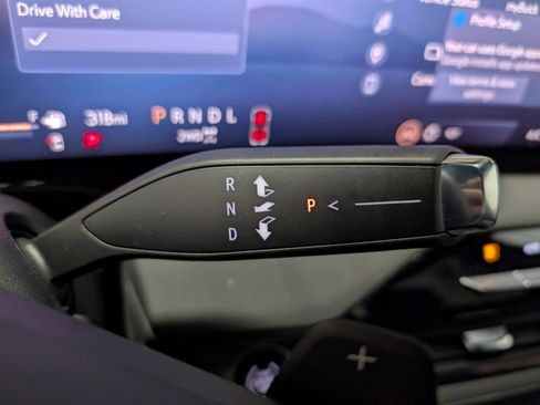 Used 2025 Buick Enclave Preferred image 25