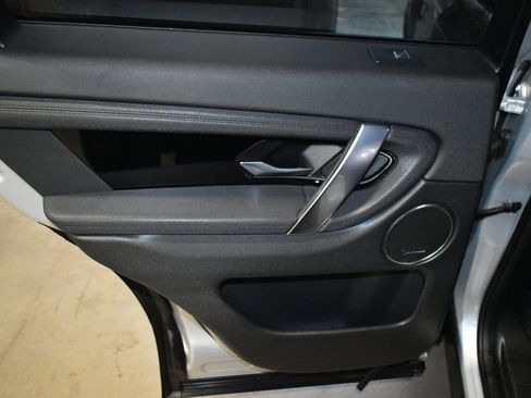 Used 2020 Land Rover Discovery Sport S image 44