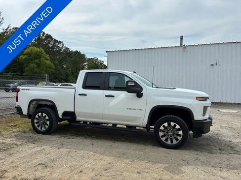 Used 2023 Chevrolet Silverado 2500 Custom w/ Custom Value Package AWD/4WD image 2