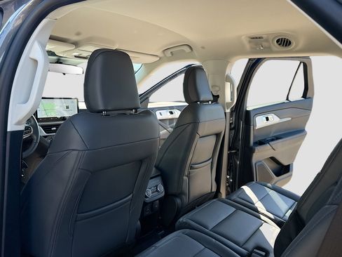 New 2026 Ford Explorer Active w/ Active Comfort Package AWD/4WD image 6