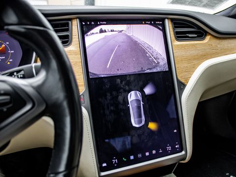 Used 2020 Tesla Model S Long Range Plus image 31