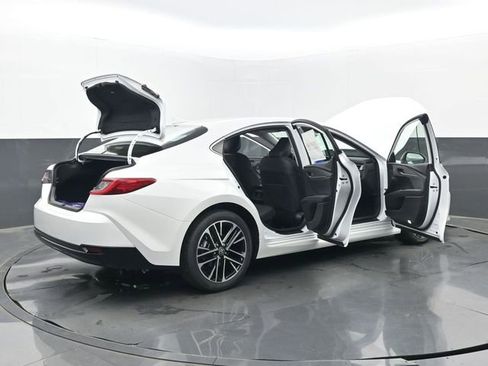 New 2026 Toyota Camry XLE image 33