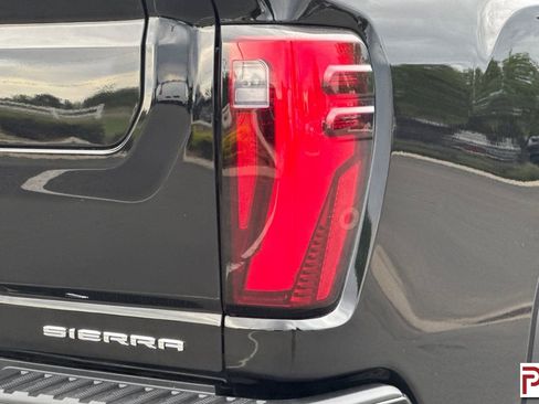 Used 2024 GMC Sierra 3500 Denali Ultimate AWD/4WD image 33